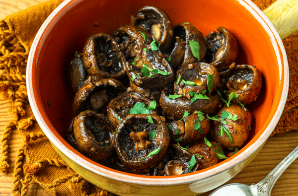 Champiñones al Ajillo