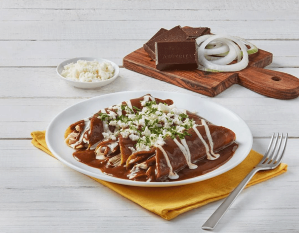 Enmoladas con Frijoles o Arroz