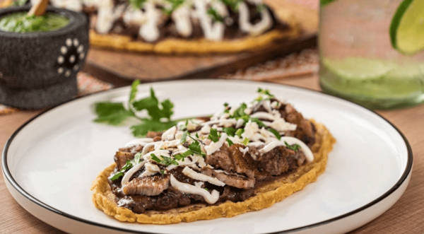 Huarache con Costilla
